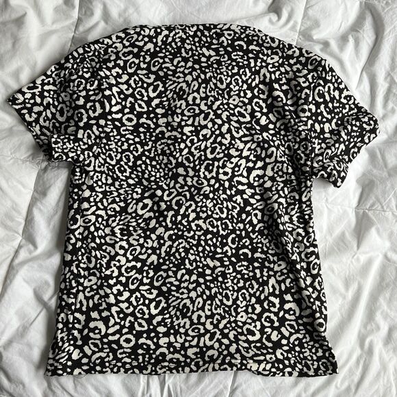 Francesca’s Dee Elly Arica Leopard Print Tee Black/White XXS - Picture 4 of 7